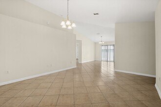 18 Prospect Ln in Palm Coast, FL - Building Photo - Building Photo