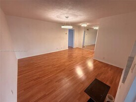 1943 Monroe St in Hollywood, FL - Building Photo