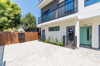 1332 Tamarind Ave in Los Angeles, CA - Building Photo - Building Photo