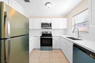 3281 E Golf Blvd in Pompano Beach, FL - Building Photo