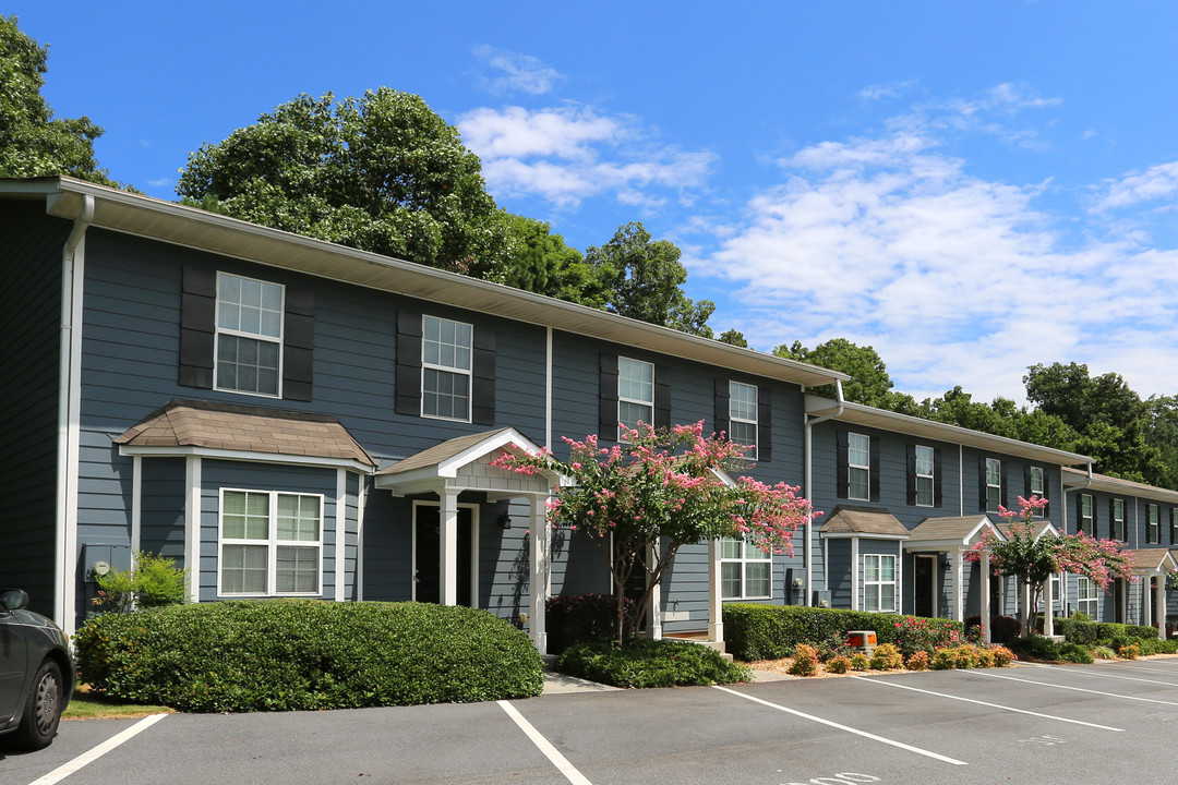 Oakgrove Townhomes in Norcross, GA - Foto de edificio