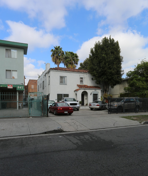 835 S Kenmore Ave in Los Angeles, CA - Building Photo