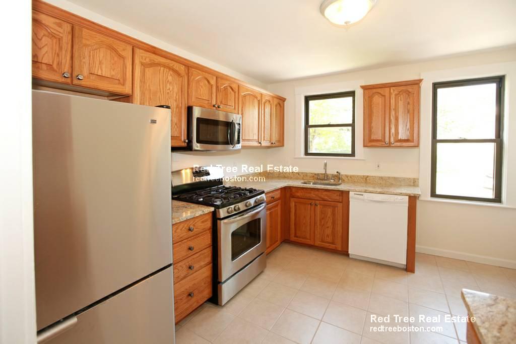 508 Heath St, Unit 1 in Chestnut Hill, MA - Building Photo