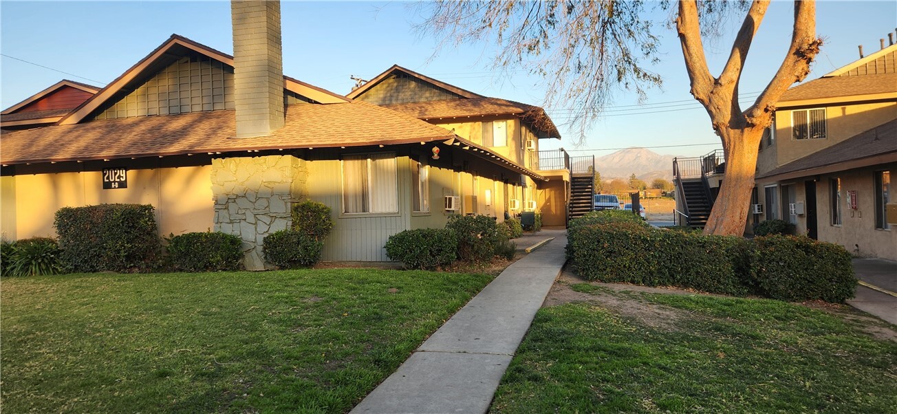 2029 Guthrie St N-Unit -D in San Bernardino, CA - Building Photo