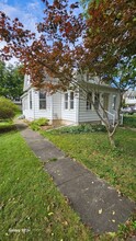 415 N Maple Ave in Minier, IL - Foto de edificio - Building Photo