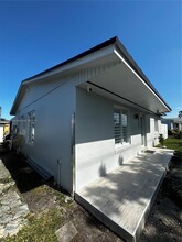 18121 NW 32nd Ave in Miami Gardens, FL - Building Photo - Building Photo