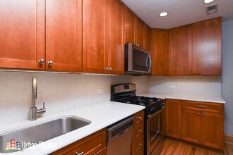 1354 W Carmen Ave, Unit M02B in Chicago, IL - Building Photo - Building Photo