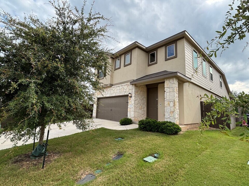 101 Neterland St in Andice, TX - Building Photo