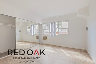 1327 Laurel Ave in West Hollywood, CA - Building Photo - Building Photo