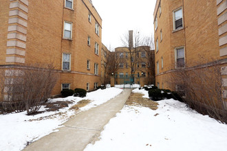 Thorndale Court Apartment in Chicago, IL - Building Photo - Building Photo