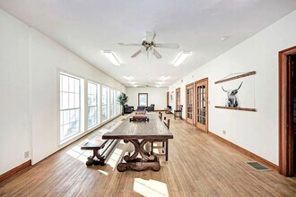 1919 Robbins Pl in Austin, TX - Building Photo - Building Photo