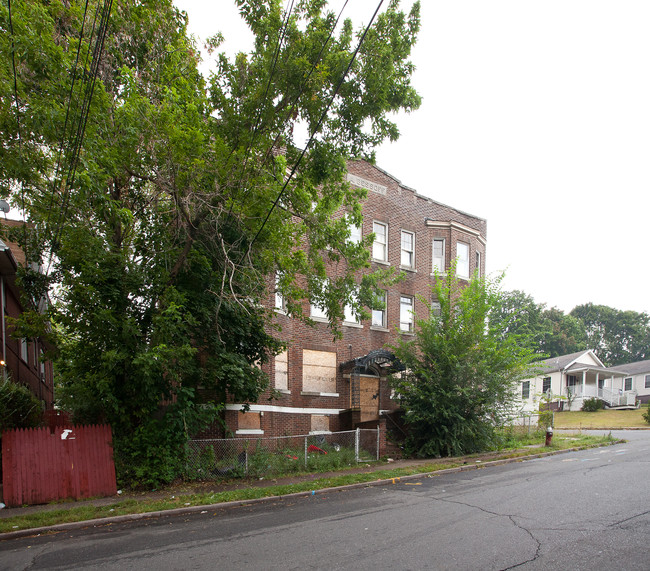 24 Tremont St in New Britain, CT - Building Photo - Building Photo