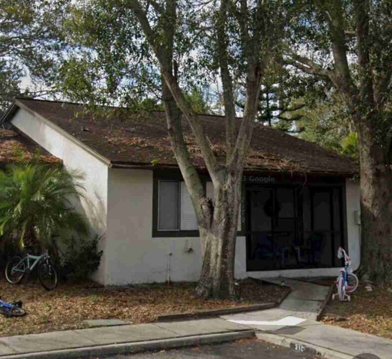 2170 Bancroft Pl in Palm Harbor, FL - Building Photo