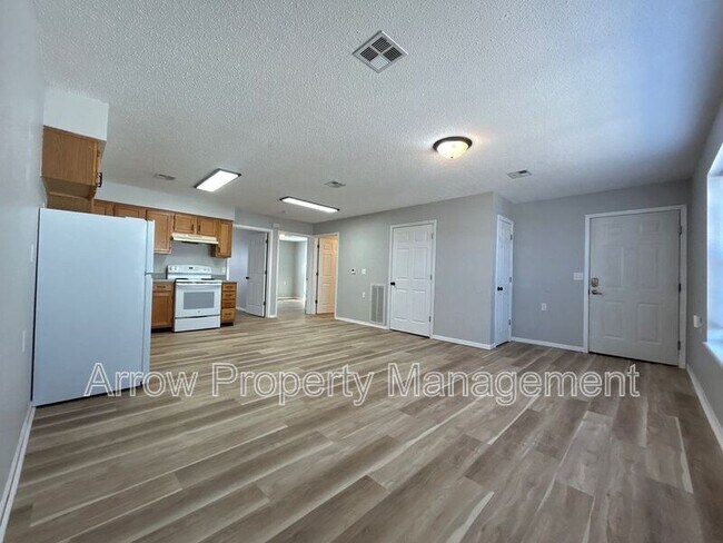 1013 14th St in Wamego, KS - Building Photo - Building Photo