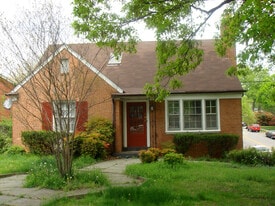 2001 Glebe N Rd in Arlington, VA - Building Photo