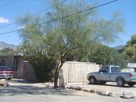 Ford Apartments in Tucson, AZ - Building Photo