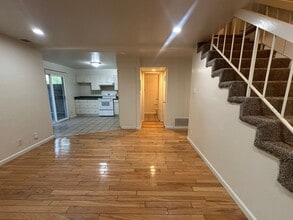 151 Fairgrounds Dr in Sacramento, CA - Building Photo - Building Photo