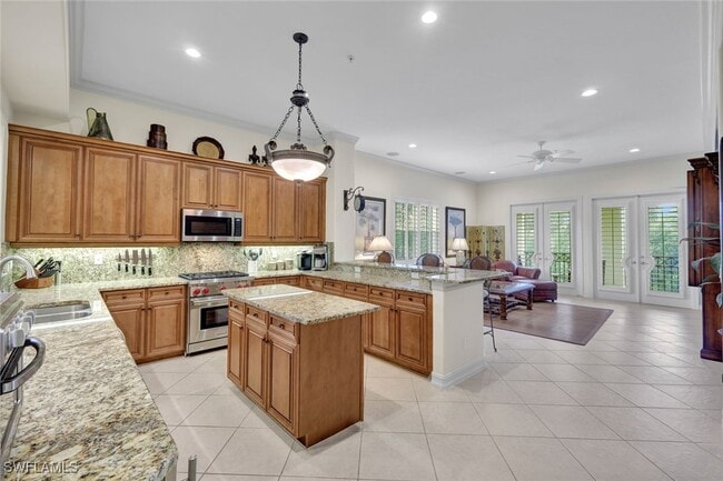 property at 2830 Tiburon Blvd E