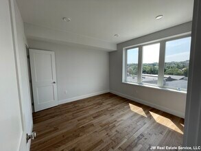19 Everett St, Unit 9 in Boston, MA - Foto de edificio - Building Photo