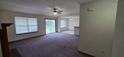 10836 Ashton Ter in Midwest City, OK - Foto de edificio - Building Photo