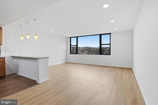 4600 Duke St in Alexandria, VA - Building Photo