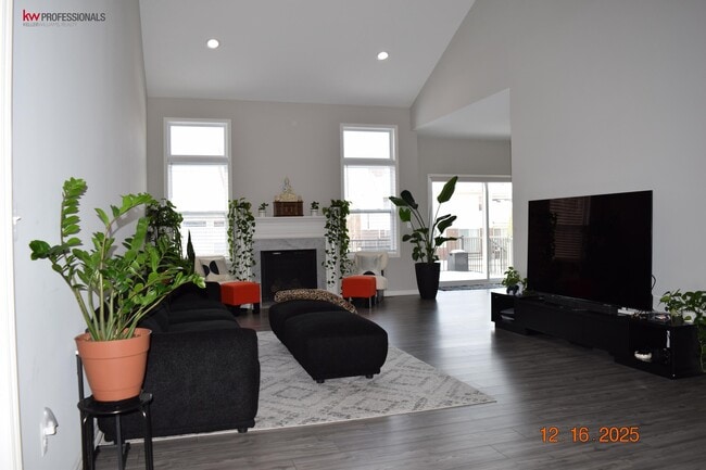 30295 Berghway Trail in Warren, MI - Building Photo - Building Photo