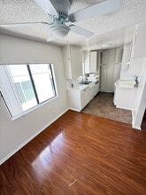 14942 Burbank Blvd in Los Angeles, CA - Building Photo - Building Photo