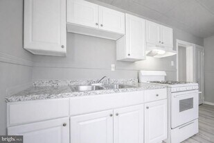 424 Kossuth St in Riverside, NJ - Building Photo