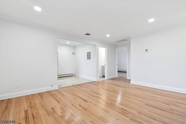 3 Witherspoon St in Nutley, NJ - Building Photo - Building Photo