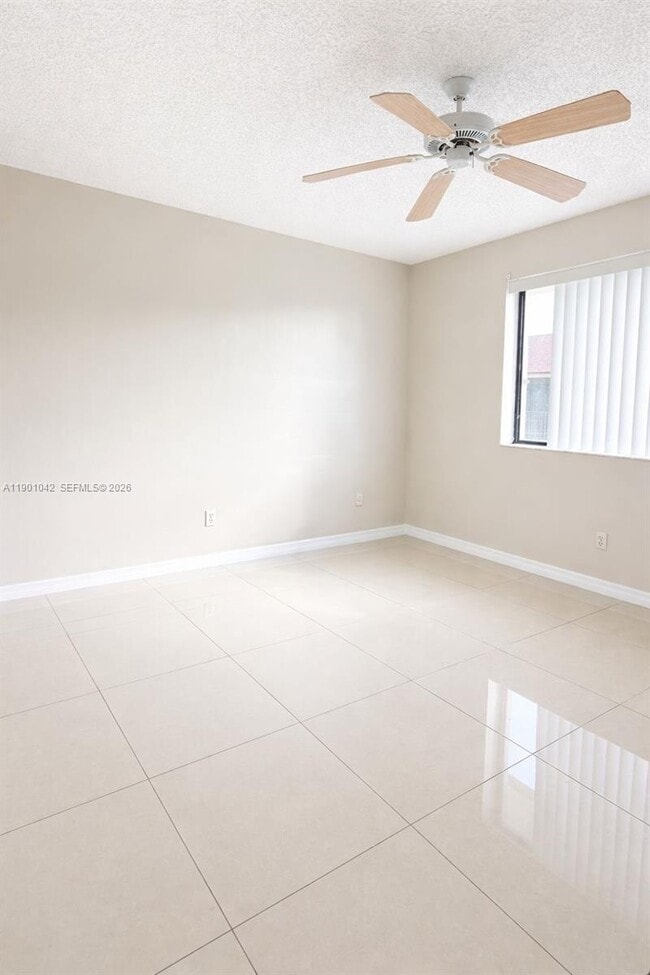 160 NW 60th Ave in Margate, FL - Building Photo - Building Photo