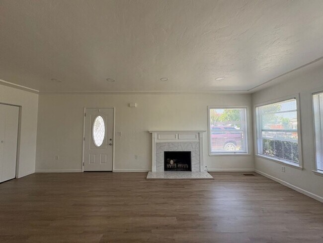 25109 Starr St-Unit -25111 in Loma Linda, CA - Building Photo - Building Photo