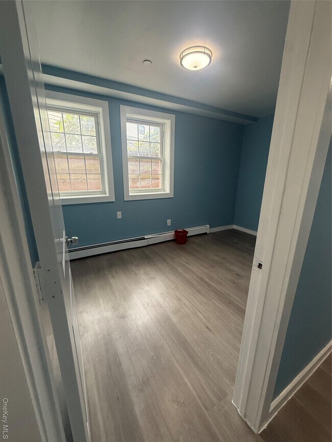 188-27 Woodhull Ave in Queens, NY - Building Photo - Building Photo