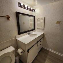 2814 S Bartell Dr in Houston, TX - Foto de edificio - Building Photo