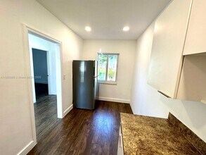 17175 NE 19th Ave in North Miami Beach, FL - Building Photo - Building Photo