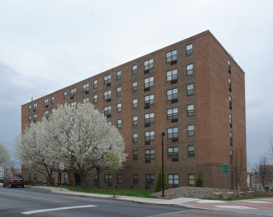 Laurel Towers in Harrisburg, PA - Building Photo