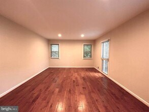 3126 Flintlock Rd in Fairfax, VA - Building Photo - Building Photo