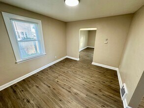 1516 Crescent Rd SW in Canton, OH - Building Photo - Building Photo