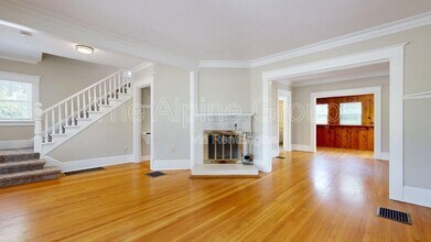 2977 N Willamette Blvd in Portland, OR - Building Photo - Building Photo