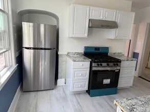 18 Fennbrook Rd in West Hartford, CT - Building Photo - Building Photo