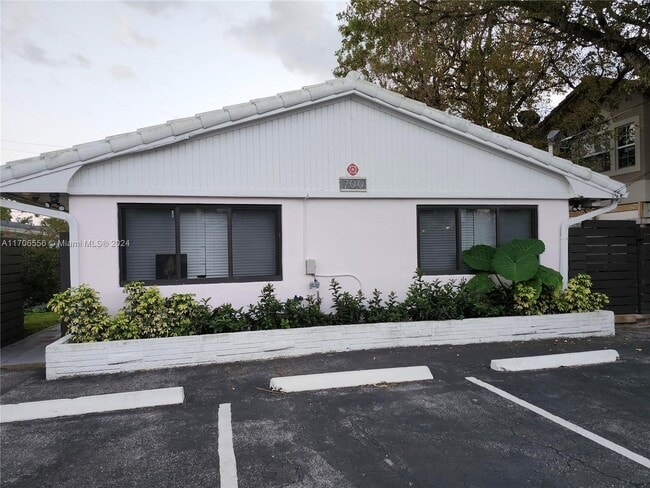 property at 700 SE 14th Ct