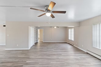 Park Crest Apartments in Jackson, MI - Foto de edificio - Building Photo