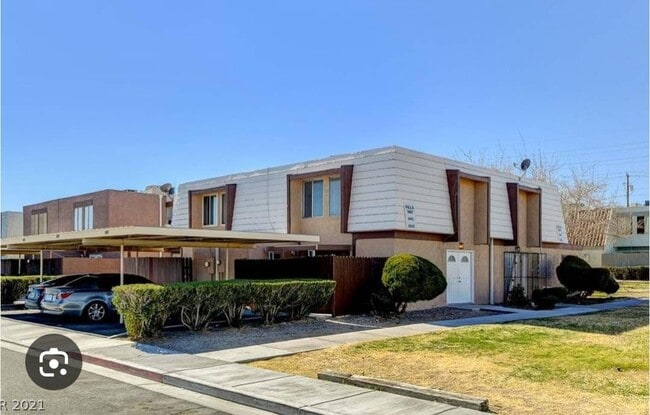 property at 3441 Villa Knolls S Dr