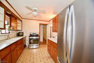 355 Mountain Ave in Springfield, NJ - Building Photo - Building Photo