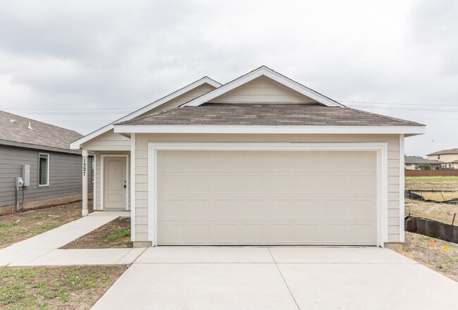 property at 1527 Silver Crk
