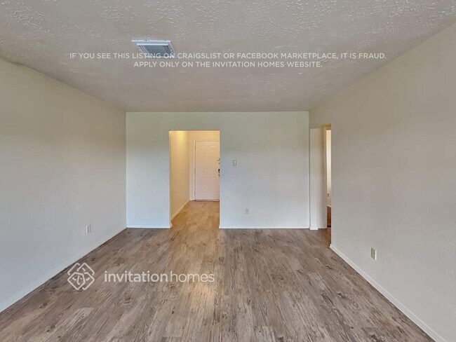 9812 Robin St in La Porte, TX - Building Photo - Building Photo