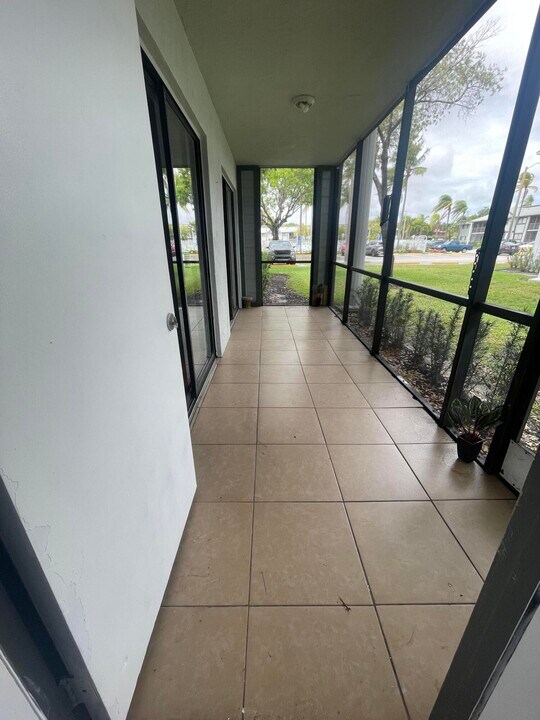 20741 NE 4th Ct in Miami, FL - Building Photo