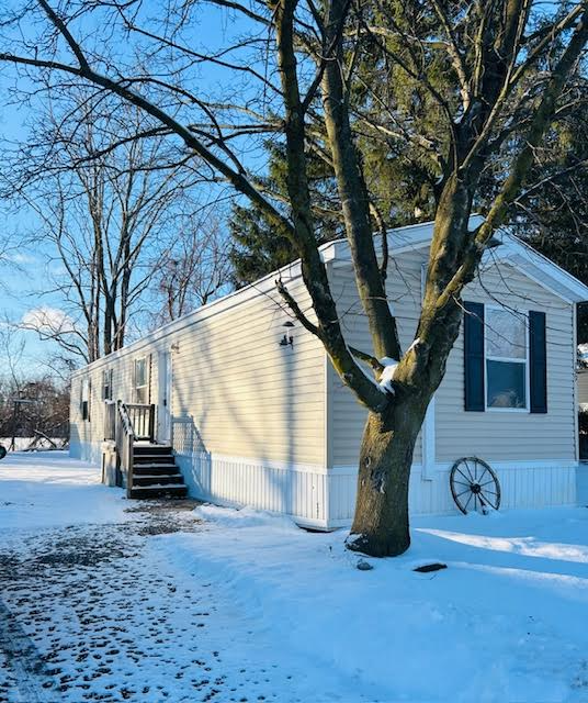 199 Lakeshore Cir in Oxford, MI - Building Photo