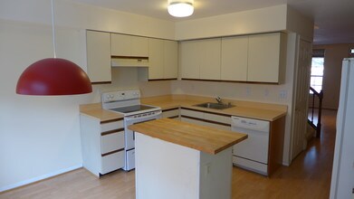 24 N Wolfe St in Baltimore, MD - Building Photo - Building Photo