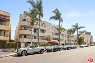 1240 S Corning St in Los Angeles, CA - Building Photo