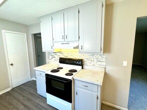 1401 Lazy Brook in Tallahassee, FL - Building Photo - Building Photo